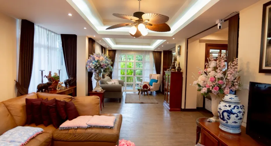 For sale 4 bedrooms villa in Mueang Buriram, Buriram