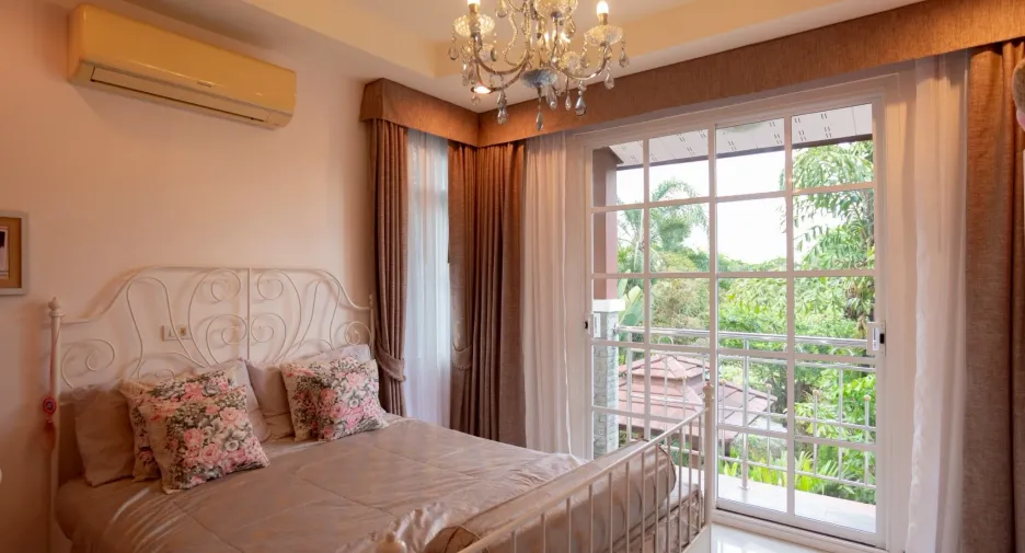 For sale 4 bedrooms villa in Mueang Buriram, Buriram
