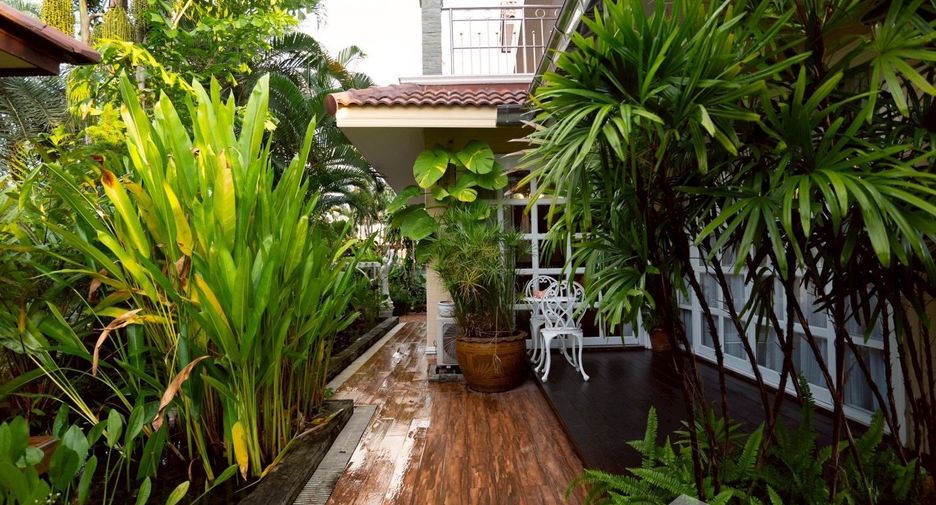 For sale 4 bedrooms villa in Mueang Buriram, Buriram