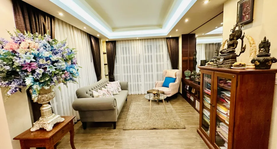 For sale 4 bedrooms villa in Mueang Buriram, Buriram