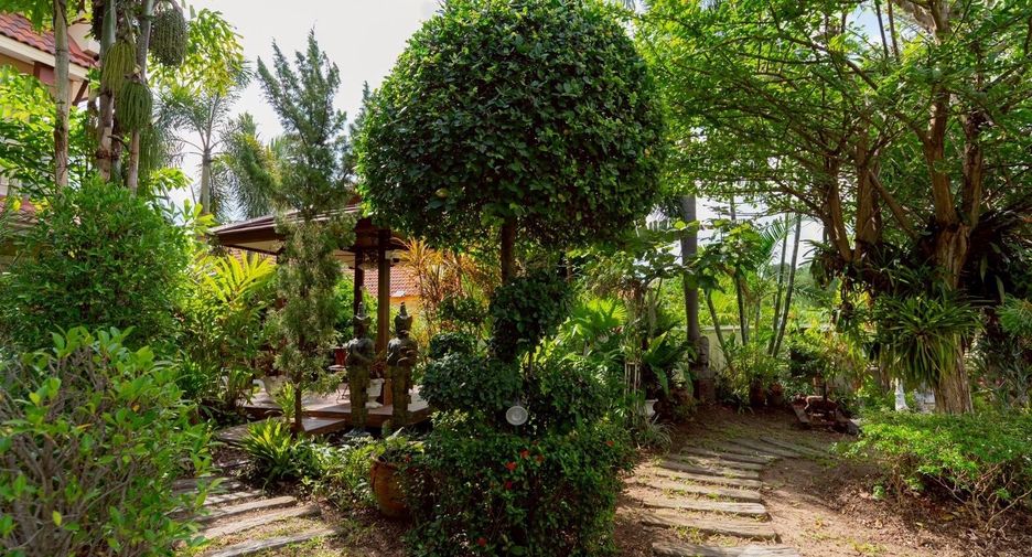 For sale 4 bedrooms villa in Mueang Buriram, Buriram