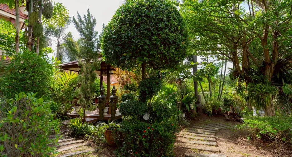 For sale 4 bedrooms villa in Mueang Buriram, Buriram