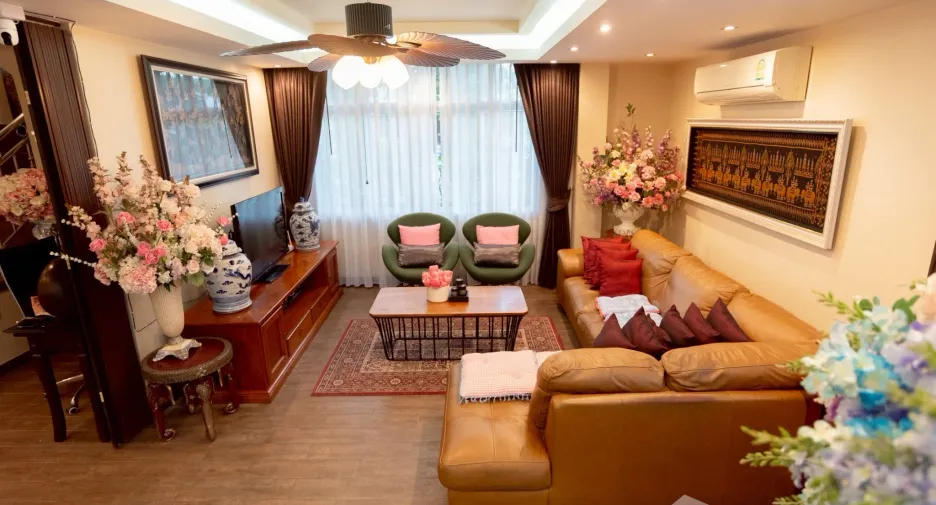 For sale 4 bedrooms villa in Mueang Buriram, Buriram