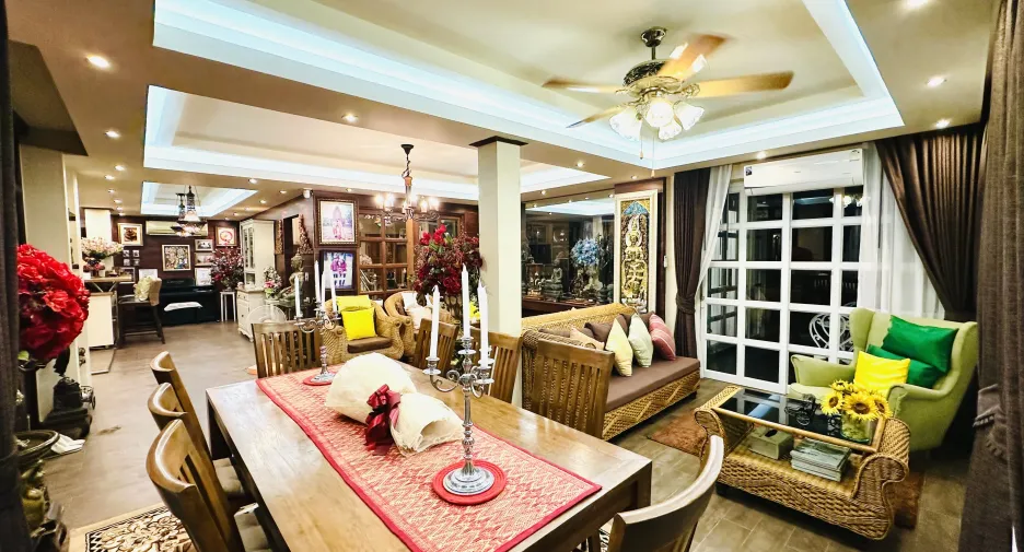 For sale 4 bedrooms villa in Mueang Buriram, Buriram