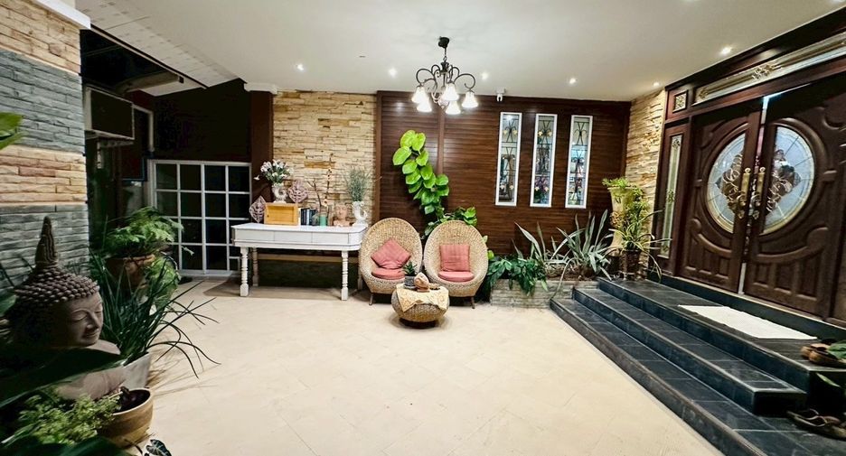 For sale 4 bedrooms villa in Mueang Buriram, Buriram