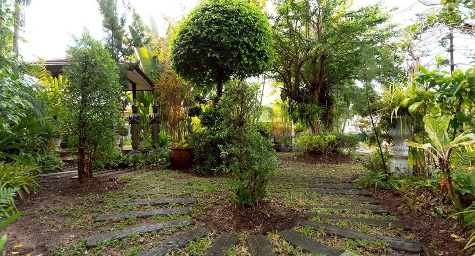 For sale 4 bedrooms villa in Mueang Buriram, Buriram