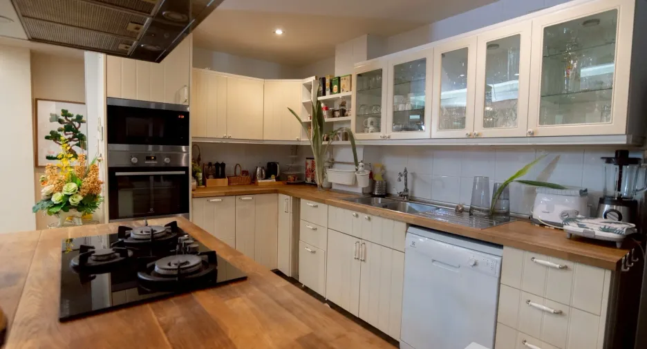 For sale 4 bedrooms villa in Mueang Buriram, Buriram