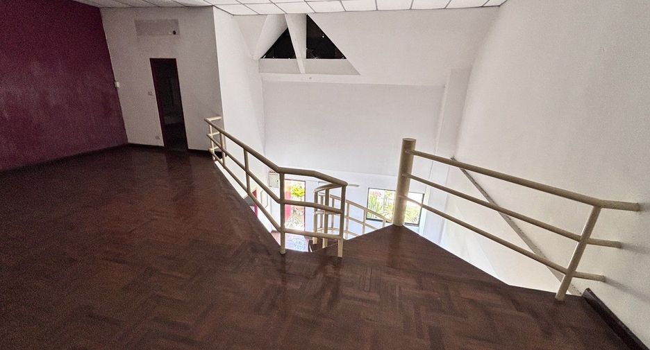 For sale and for rent 2 bedrooms condo in Phra Khanong, Bangkok