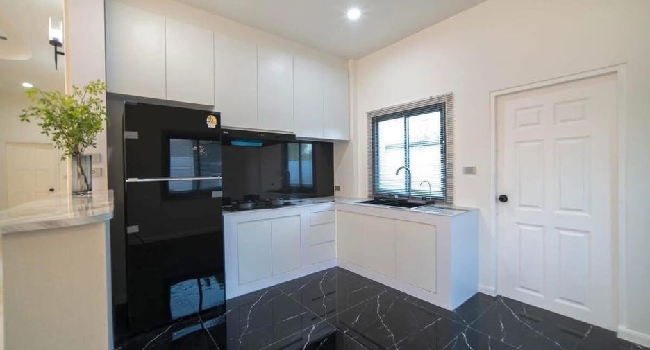 For sale 3 ベッドルーム house in Bang Lamung, Chonburi
