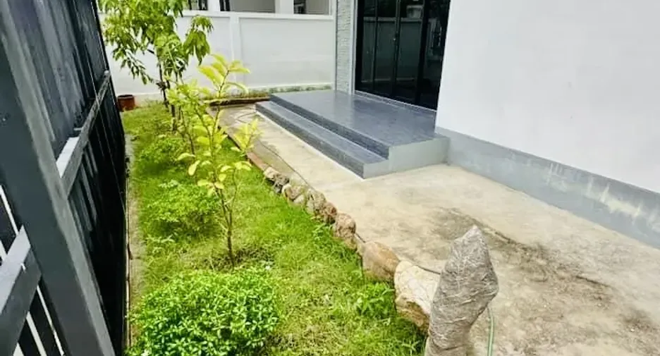 For rent 3 bedrooms house in Saraphi, Chiang Mai