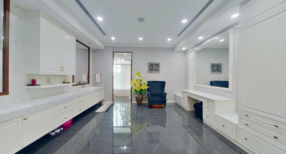 For sale 4 bedrooms villa in Doi Saket, Chiang Mai