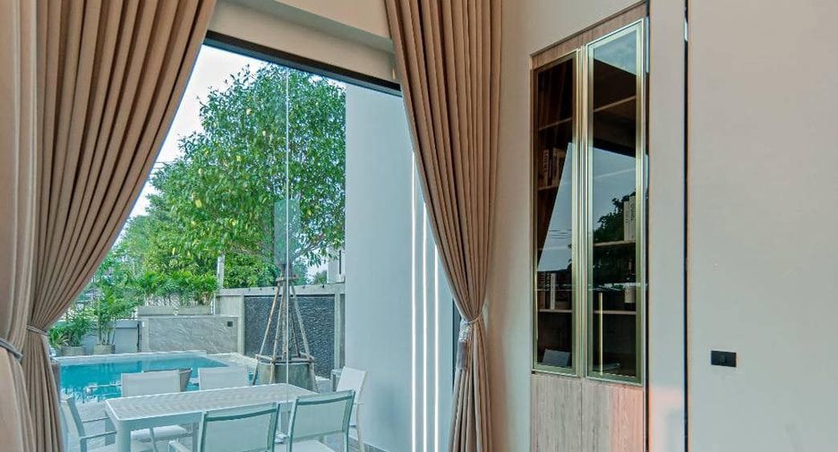 À vendre 4 chambres villa à Huay Yai, Pattaya