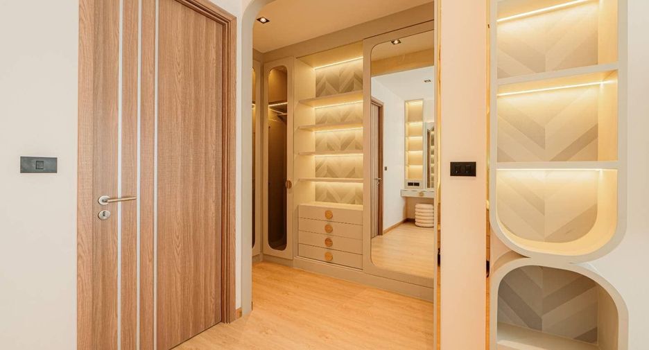 À vendre 4 chambres villa à Huay Yai, Pattaya