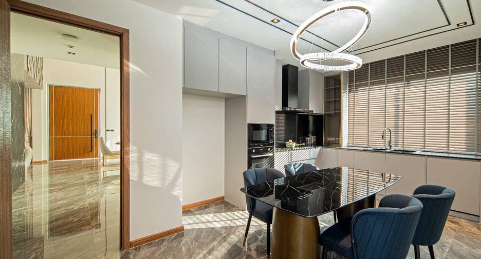 À vendre 4 chambres villa à Huay Yai, Pattaya