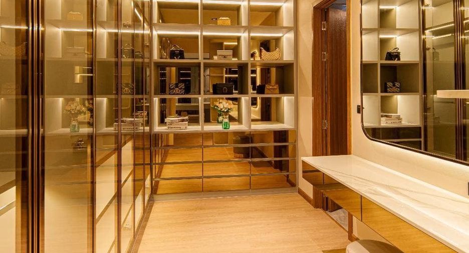 À vendre 4 chambres villa à Huay Yai, Pattaya