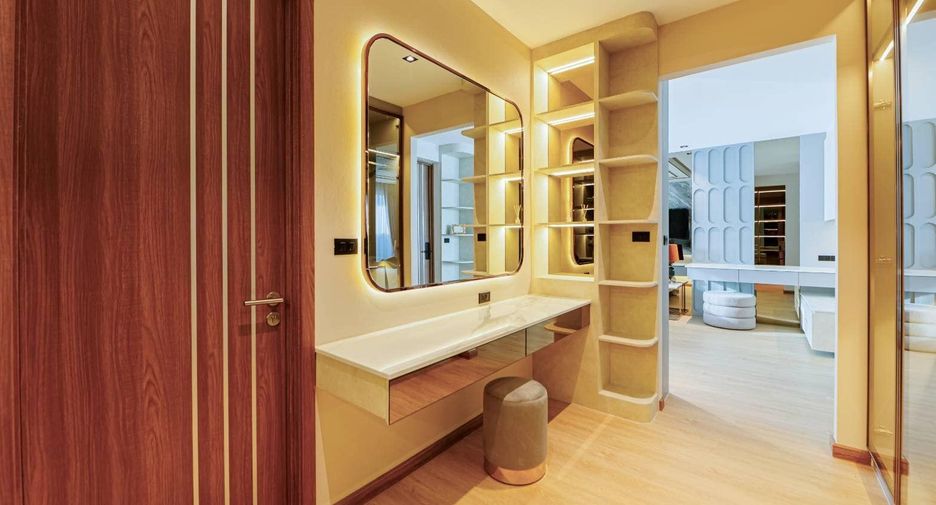 À vendre 4 chambres villa à Huay Yai, Pattaya