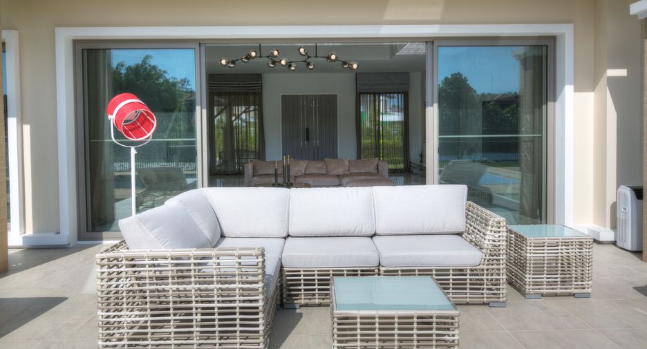 For sale 5 bedrooms villa in Thalang, Phuket