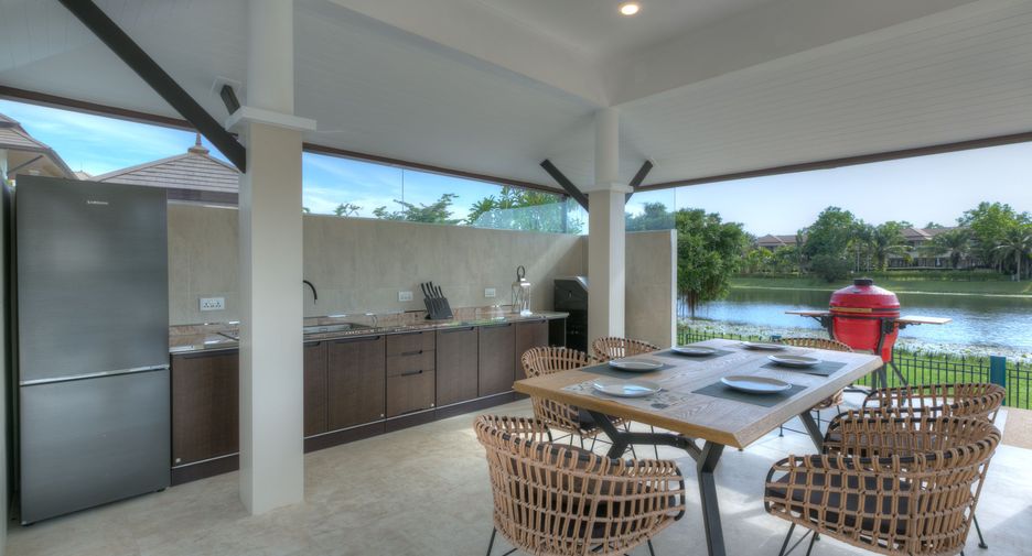 For sale 5 bedrooms villa in Thalang, Phuket