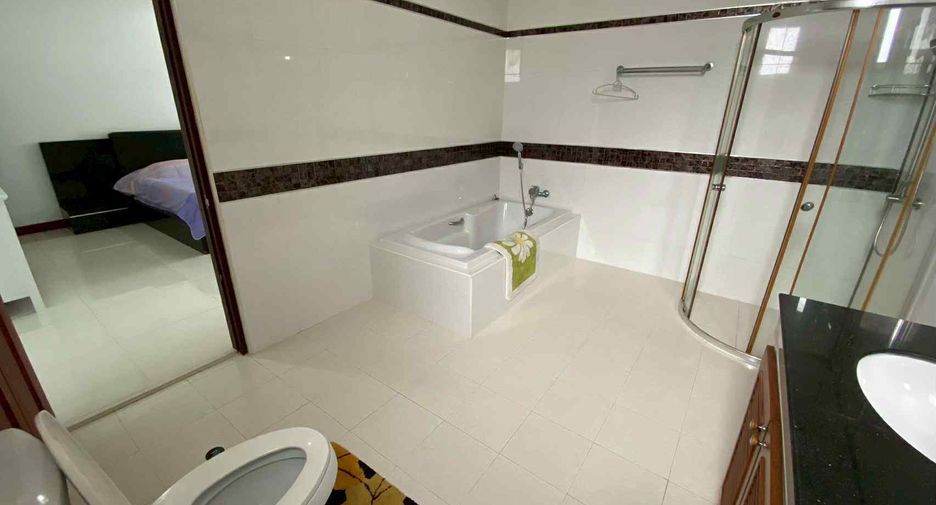 For rent 5 bedrooms villa in Jomtien, Pattaya