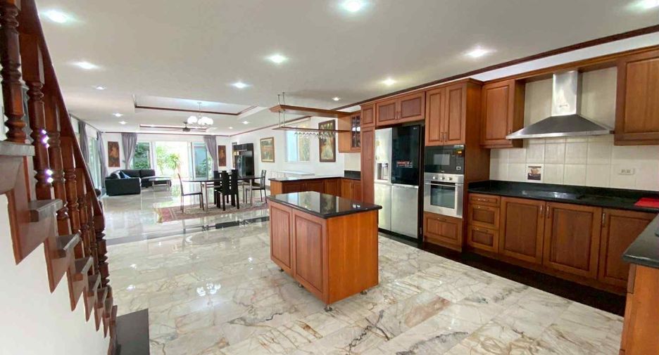 For rent 5 bedrooms villa in Jomtien, Pattaya