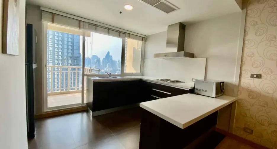 For sale and for rent 2 bedrooms condo in Watthana, Bangkok