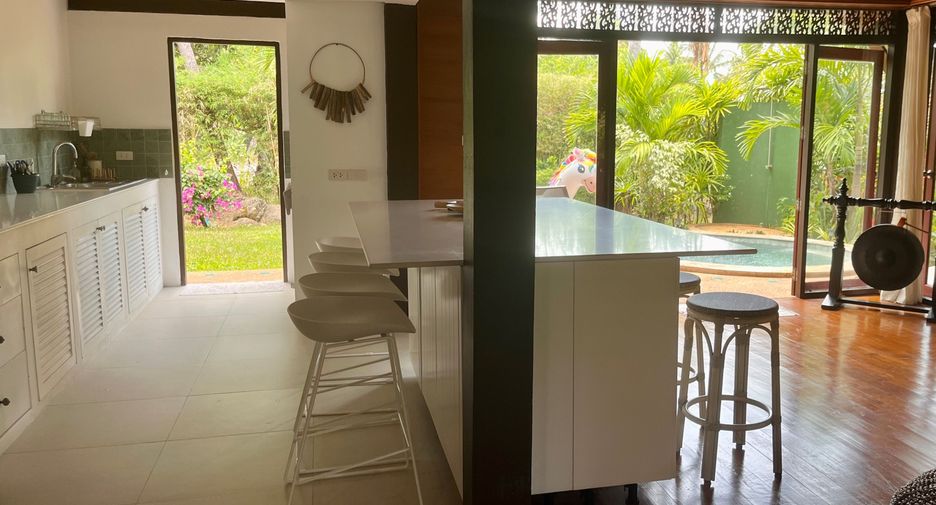 For rent 4 bedrooms villa in Ko Samui, Surat Thani