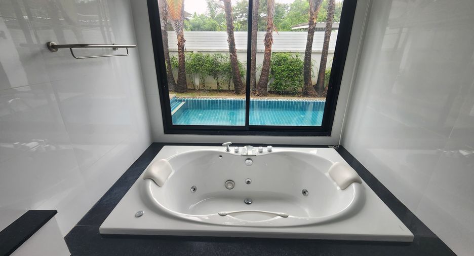 For rent 2 bedrooms villa in Mueang Phuket, Phuket