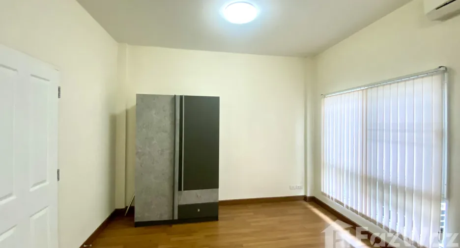 For rent 2 bedrooms townhouse in Mueang Chiang Mai, Chiang Mai