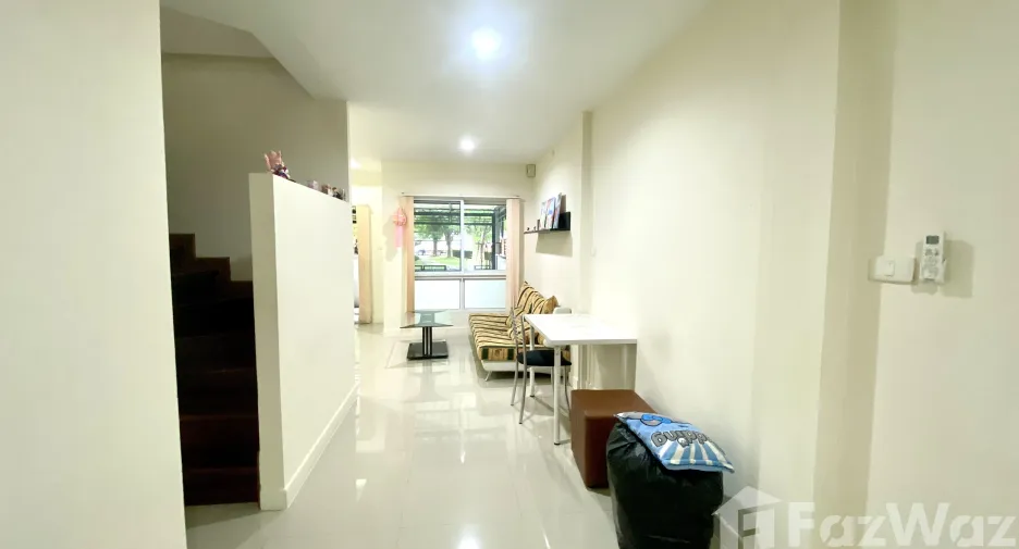 For rent 2 bedrooms townhouse in Mueang Chiang Mai, Chiang Mai