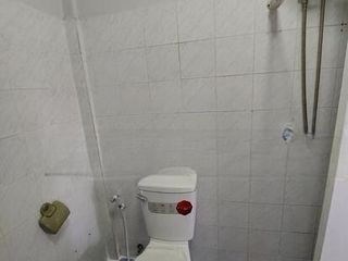 Casa adosada en alquiler de 3 habitaciones en Si Racha, Chonburi