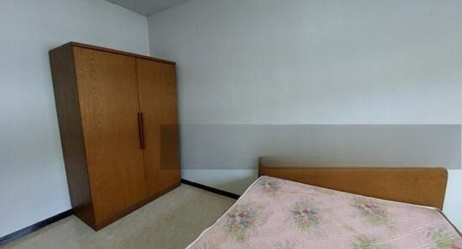 For rent 3 bedrooms townhouse in Si Racha, Chonburi