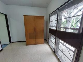 Casa adosada en alquiler de 3 habitaciones en Si Racha, Chonburi