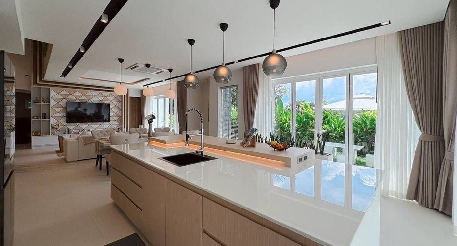 For sale 5 bedrooms villa in Thalang, Phuket