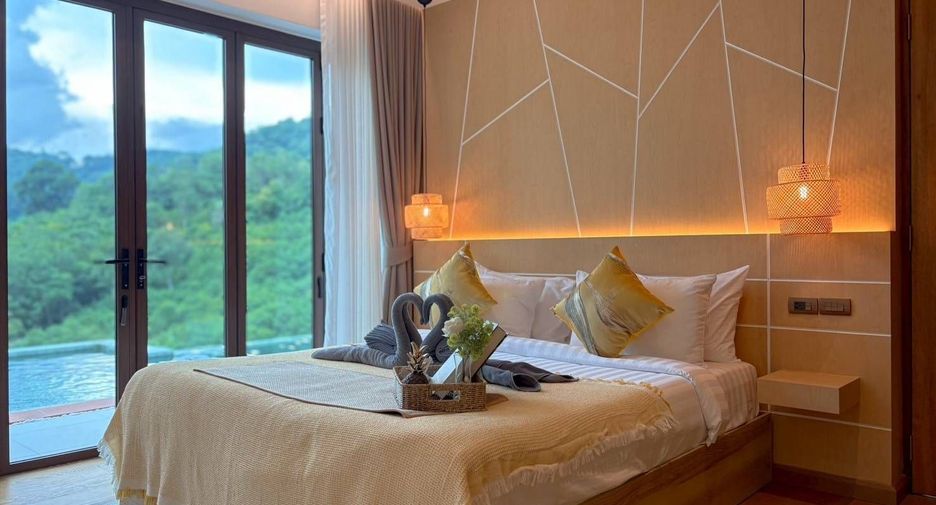 For sale 5 bedrooms villa in Thalang, Phuket