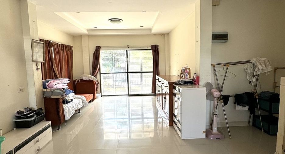 For sale 3 bedrooms house in Khlong Sam Wa, Bangkok