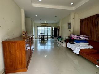 Casa en venta de 3 habitaciones en Khlong Sam Wa, Bangkok