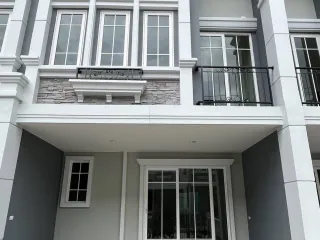 Reihenhaus zur Miete mit 4 Zimmer in Mueang Chiang Mai, Chiang Mai