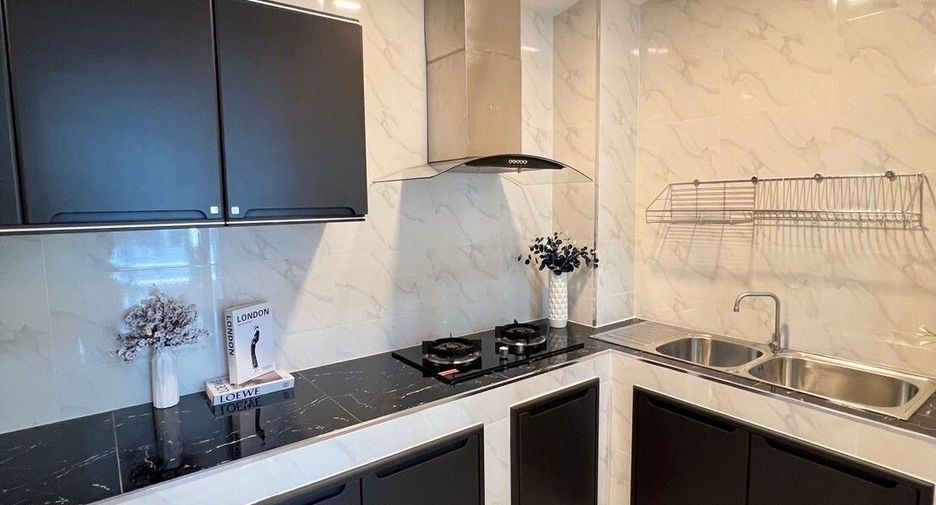 For rent 4 bedrooms townhouse in Mueang Chiang Mai, Chiang Mai