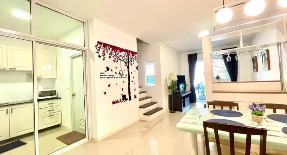For rent 3 bedrooms townhouse in Mueang Chiang Mai, Chiang Mai