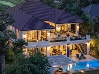 Villa en venta y en alquiler de 8 habitaciones en Thalang, Phuket