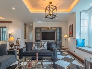 Villa en venta y en alquiler de 8 habitaciones en Thalang, Phuket