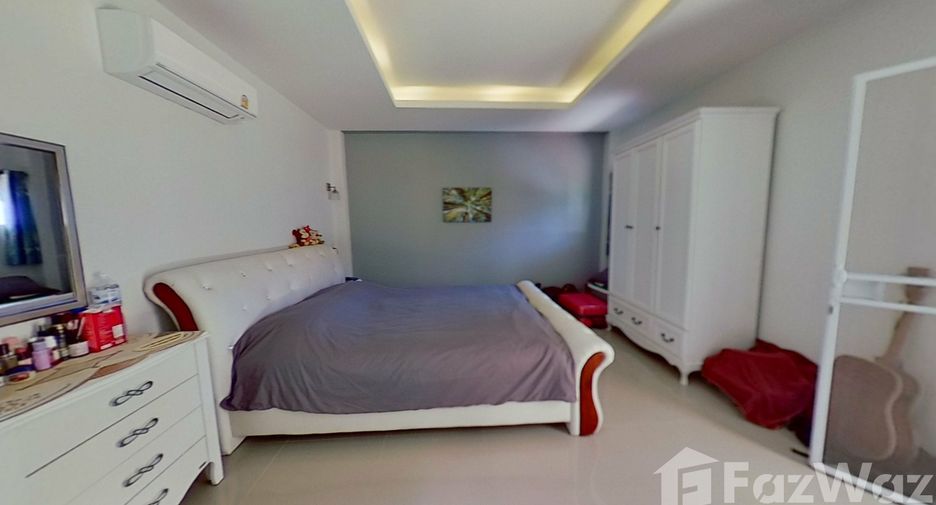 For sale 7 bedrooms villa in San Pa Tong, Chiang Mai