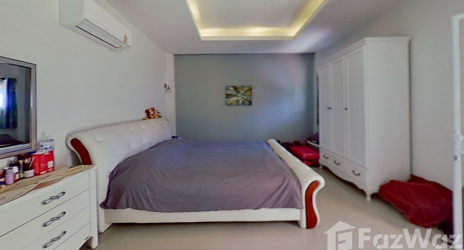 For sale 7 bedrooms villa in San Pa Tong, Chiang Mai