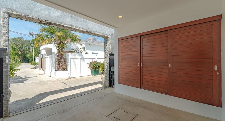 For sale 3 bedrooms villa in Mueang Phuket, Phuket