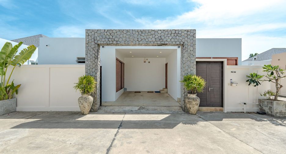 For sale 3 bedrooms villa in Mueang Phuket, Phuket
