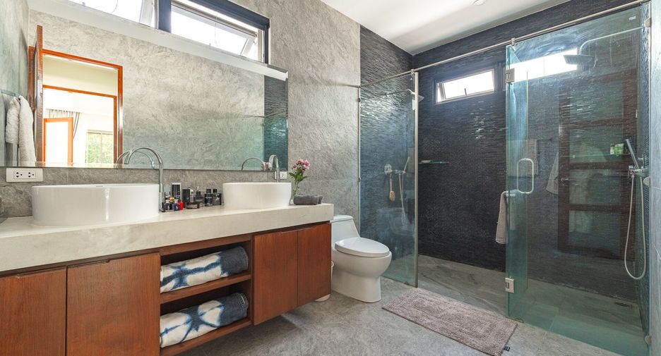 For sale 3 bedrooms villa in Mueang Phuket, Phuket