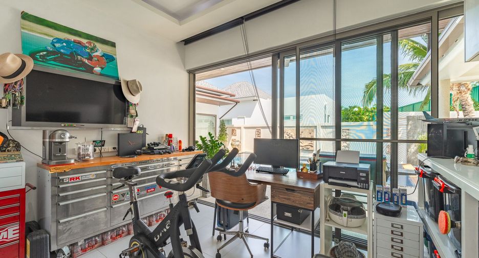 For sale 3 bedrooms villa in Mueang Phuket, Phuket