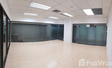 Büro zum Kauf und zur Miete in Khlong Toei, Bangkok