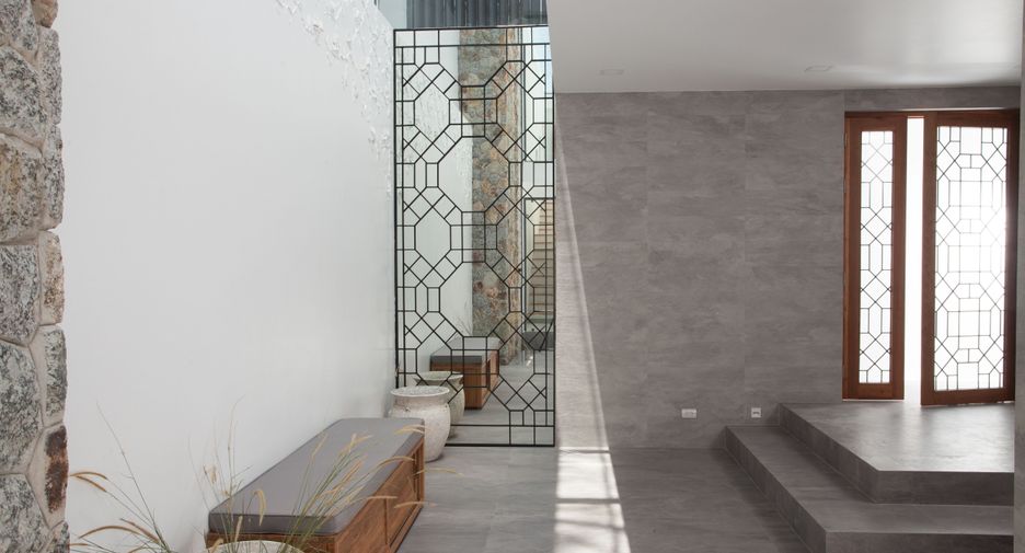 For sale and for rent 4 bedrooms villa in Kathu, Phuket
