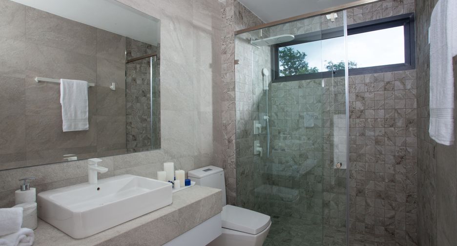 For sale and for rent 4 bedrooms villa in Kathu, Phuket